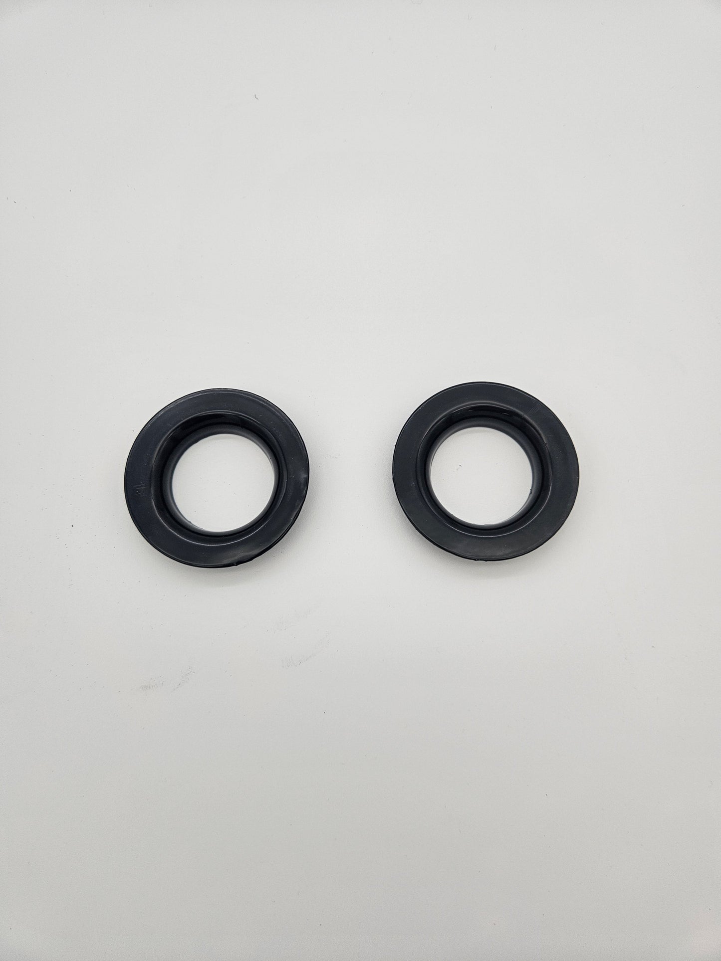 Db9 Radiator mounting washers stainless | Aston Spares - Aston Spares