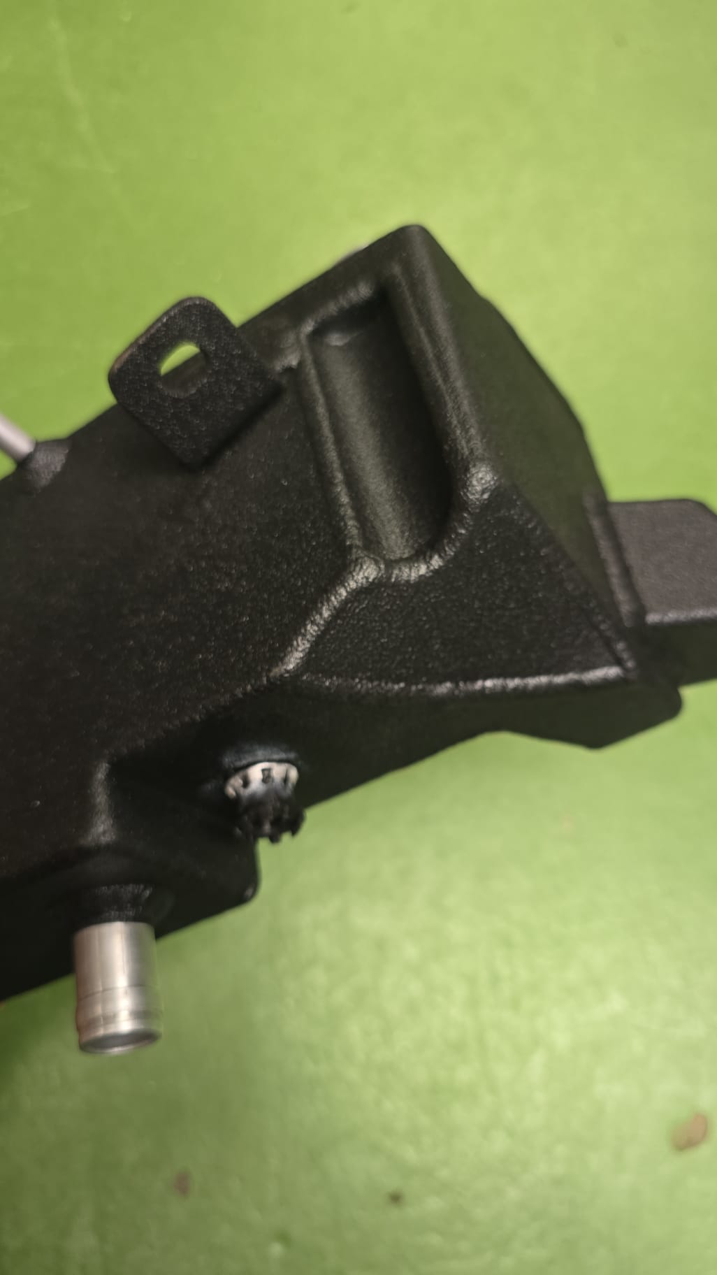 DB9 V8 VH Header tank - Aston Spares