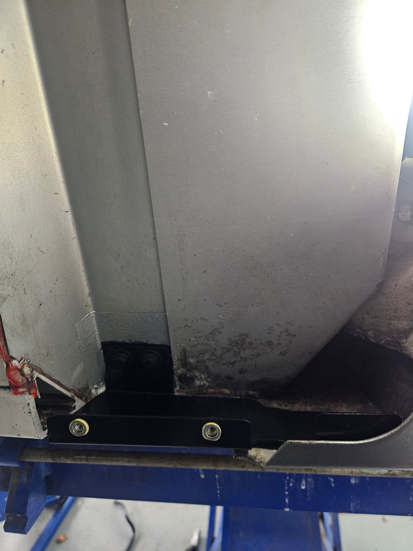 Gen 1 Vanquish rear arch liner brackets | Aston Spares - Aston Spares