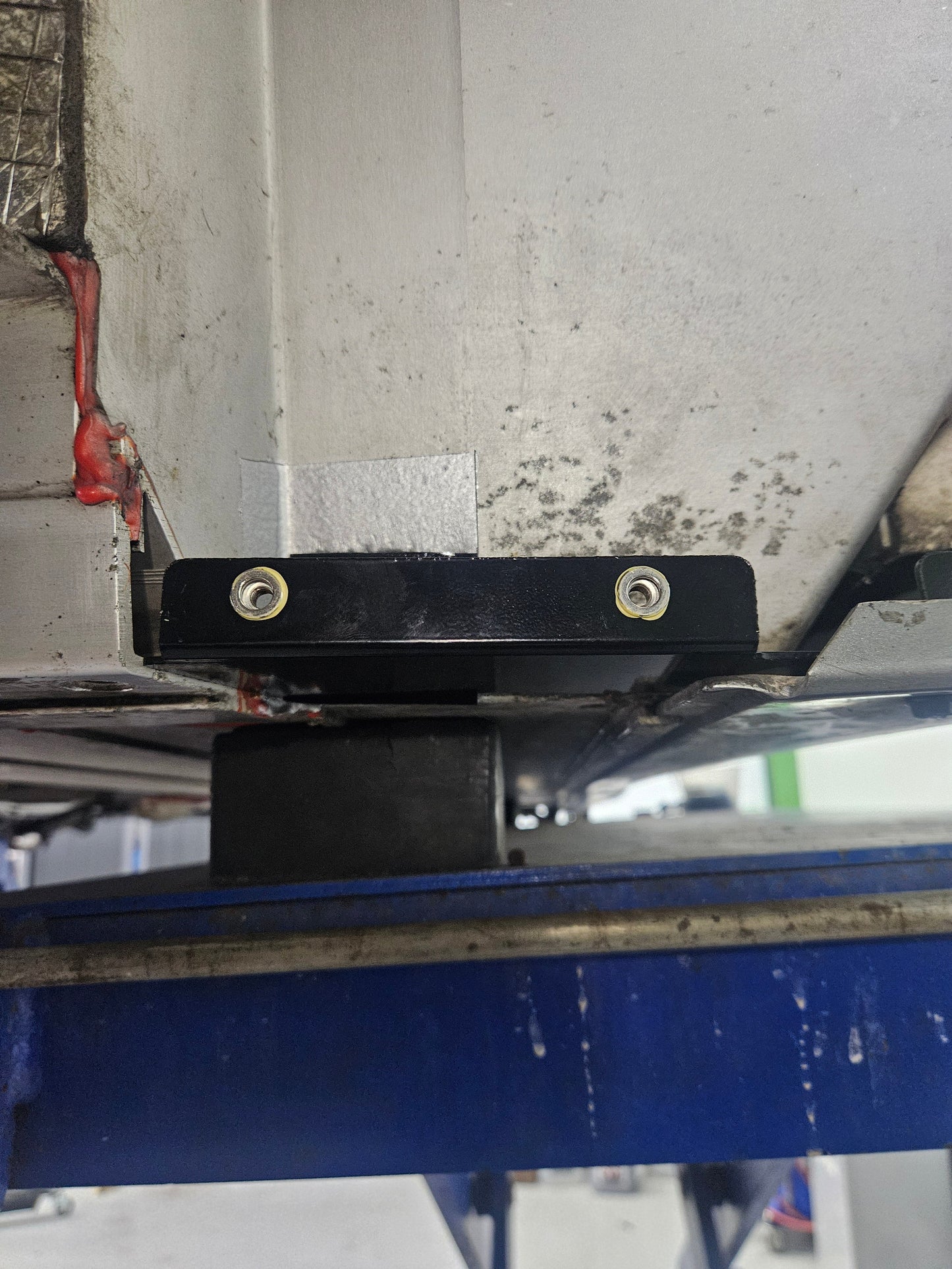 Gen 1 Vanquish rear arch liner brackets | Aston Spares - Aston Spares