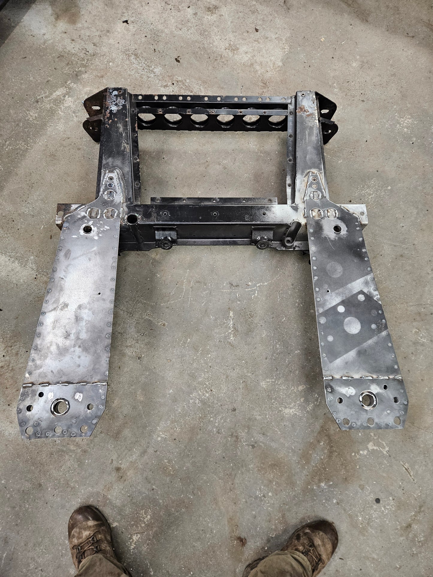 Gen 1 Vanquish Front subframe refurbishment Aston Martin | AstonSpares
