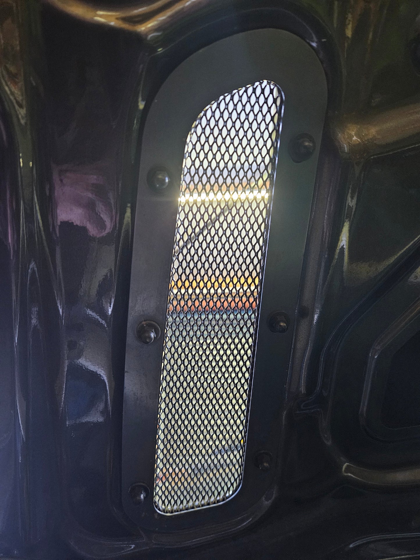 Brake fluid reservoir UV protection parasol DB9 / DBS, V8 Vantage, Rapide, Vanquish 2 | AstonSpares - Aston Spares