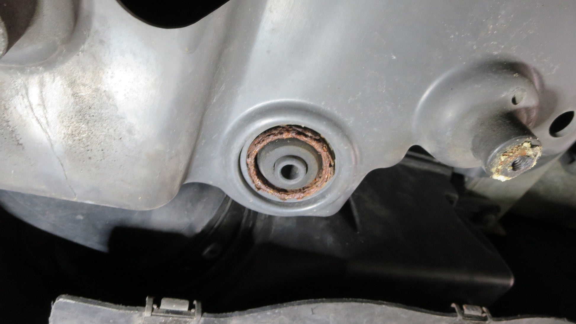 DB9 Radiator mounting support washers, stainless steel | Aston Spares - Aston Spares