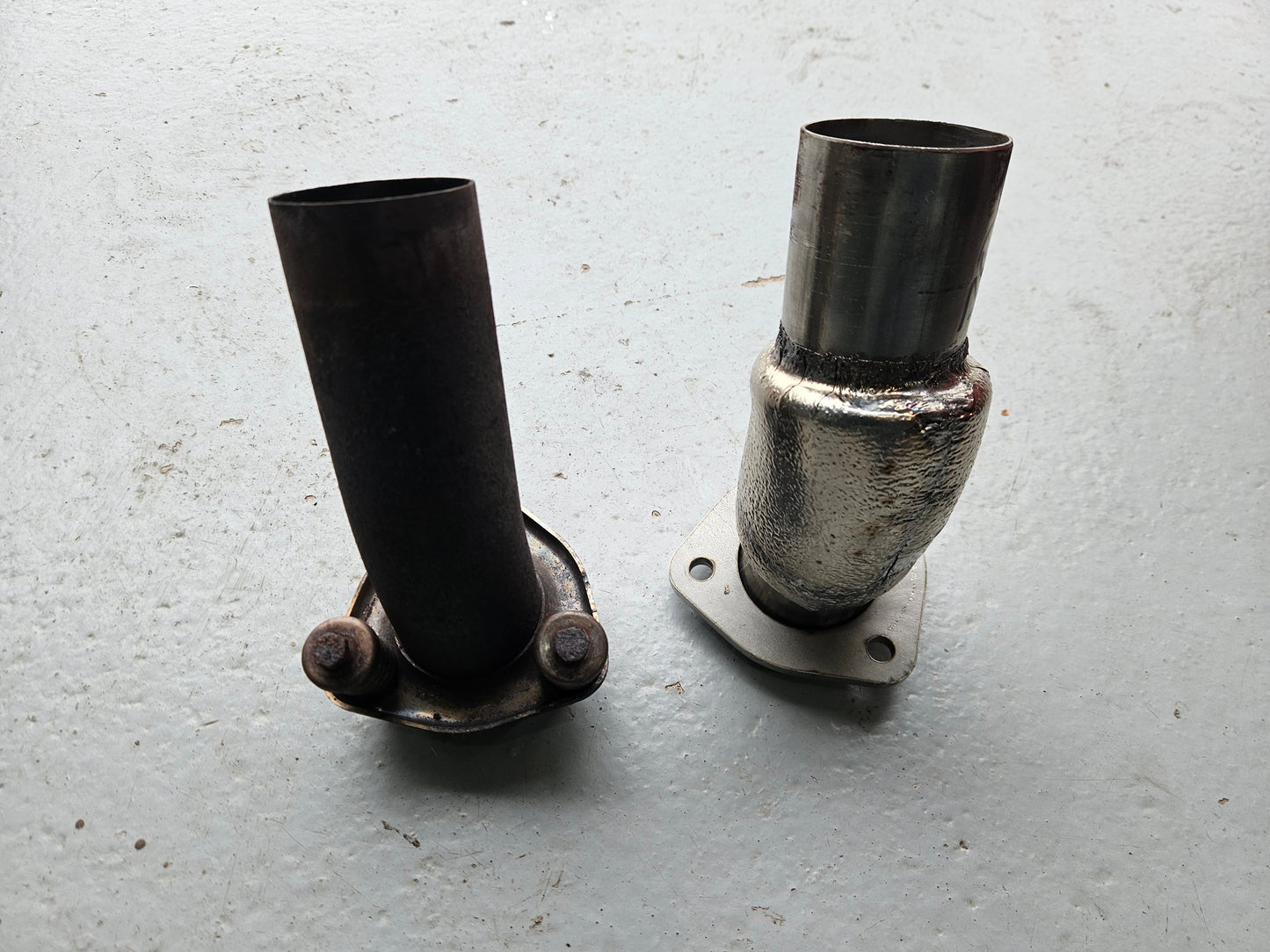 Gen 1 Vanquish Exhaust Intermediate Pipe Couplers (Pair) | AstonSpares - Aston Spares