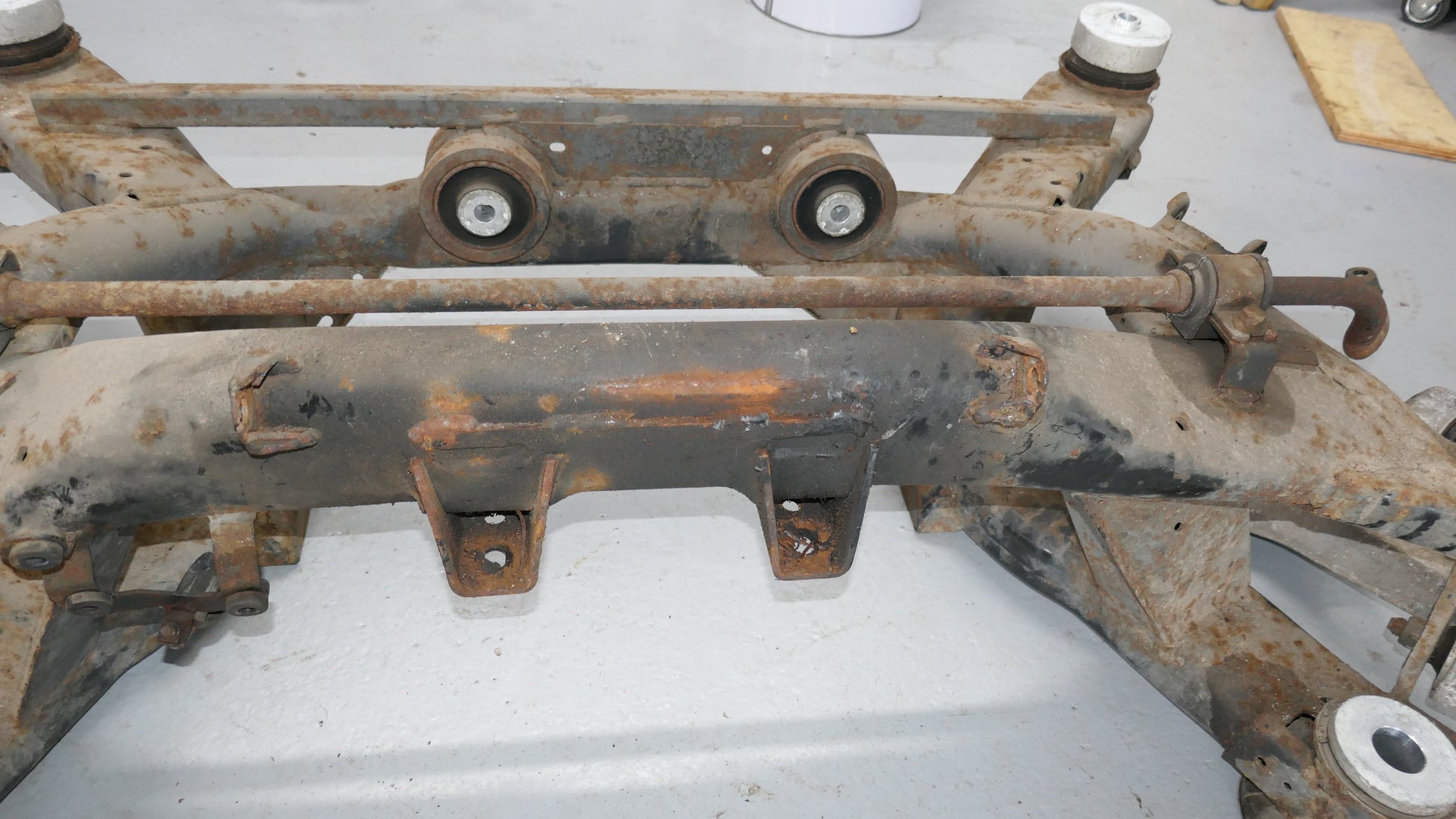Gen 1 Vanquish Subframe refurbishing service. - Aston Spares